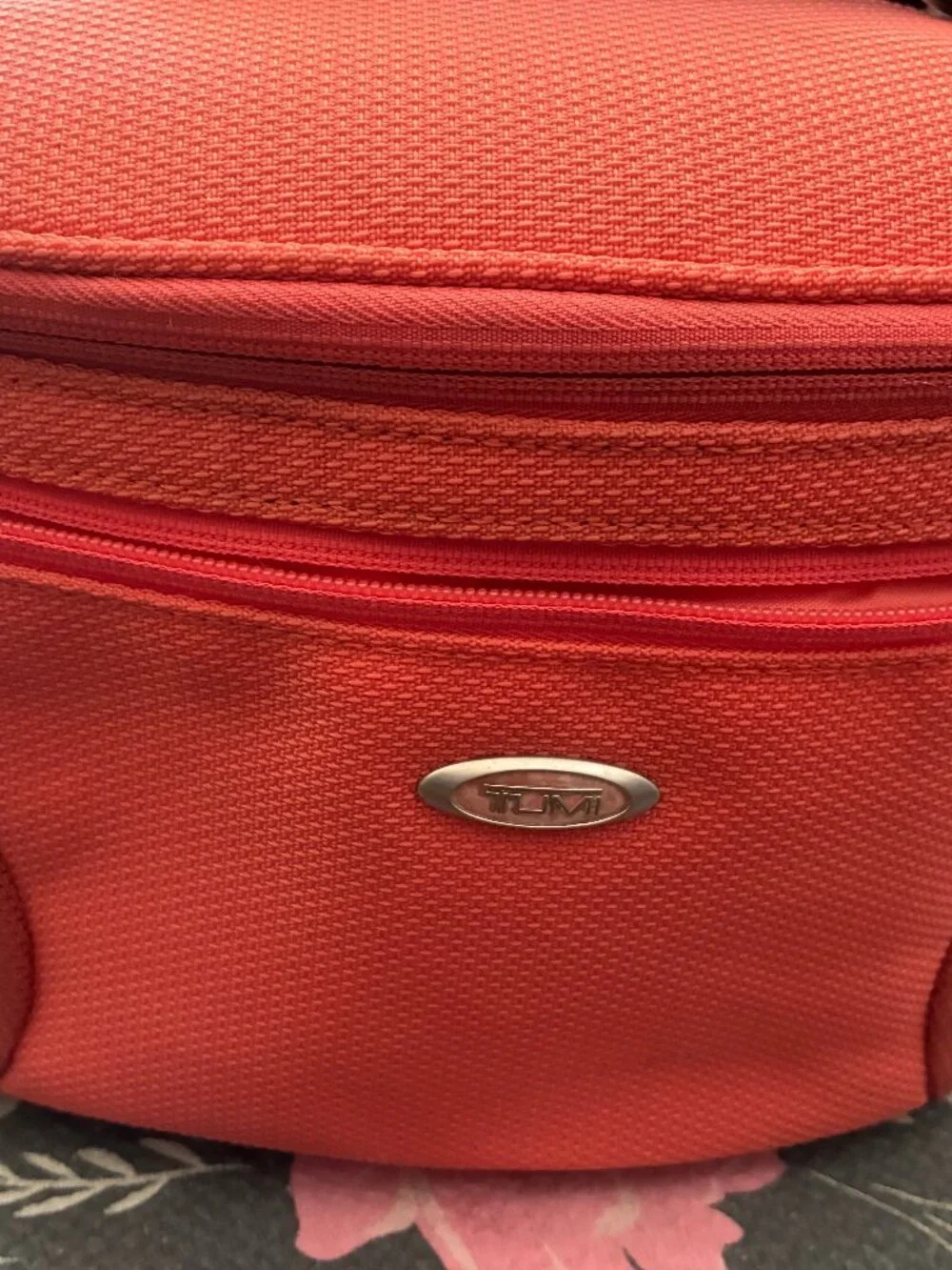 Vintage Tumi T3 Train Make-up/Toiletry Case Coral